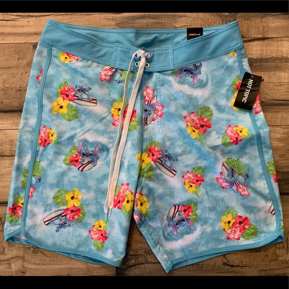 Hot Topic - Lilo and Stitch men’s swim trunks